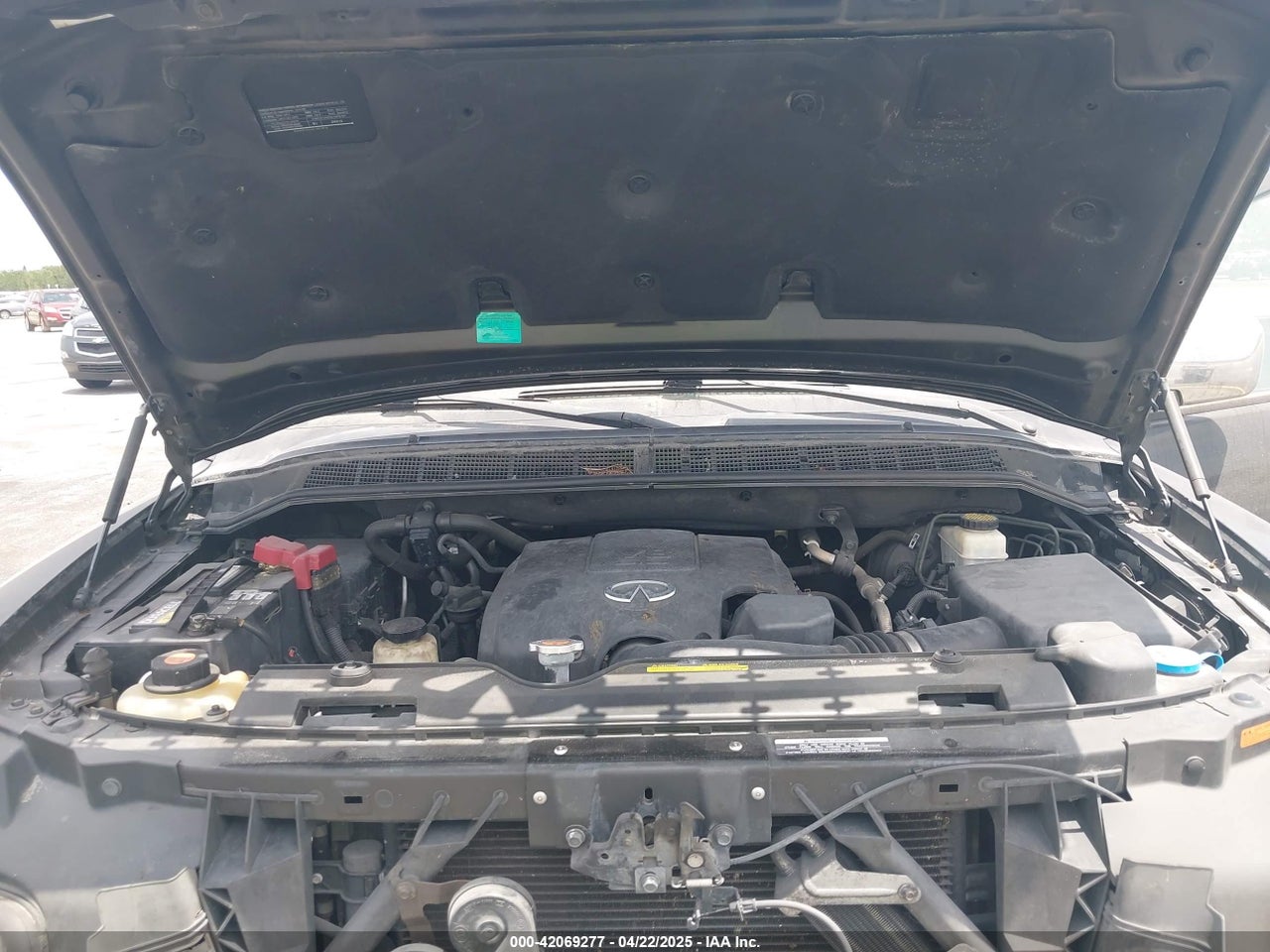 2010 INFINITI QX56   · 10/11