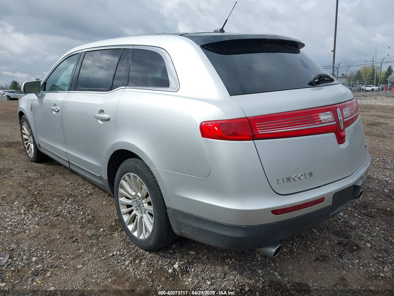 2010 LINCOLN MKT · 3/11