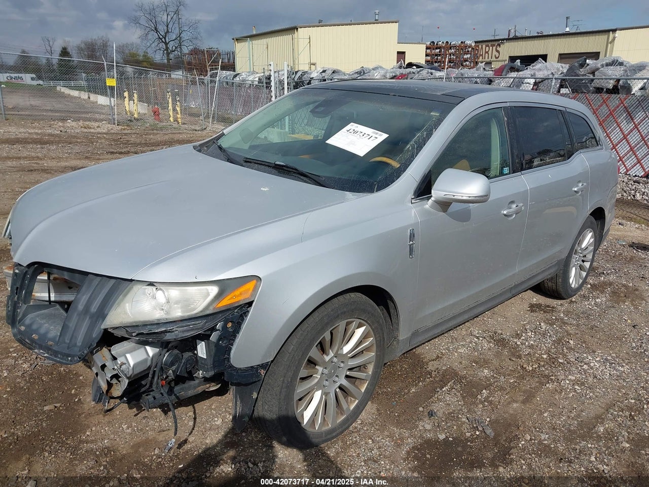 2010 LINCOLN MKT · 2/11