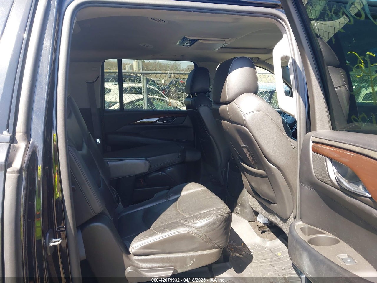 2017 CADILLAC ESCALADE ESV LUXURY · 8/10