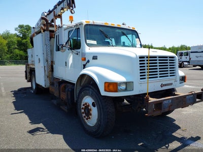 2002 INTERNATIONAL 4000 4700