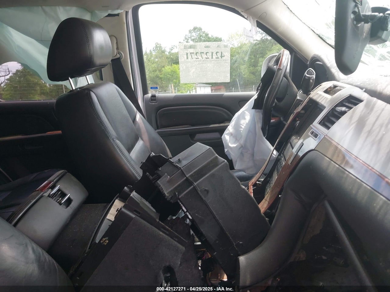 2010 CADILLAC ESCALADE PREMIUM · 5/11
