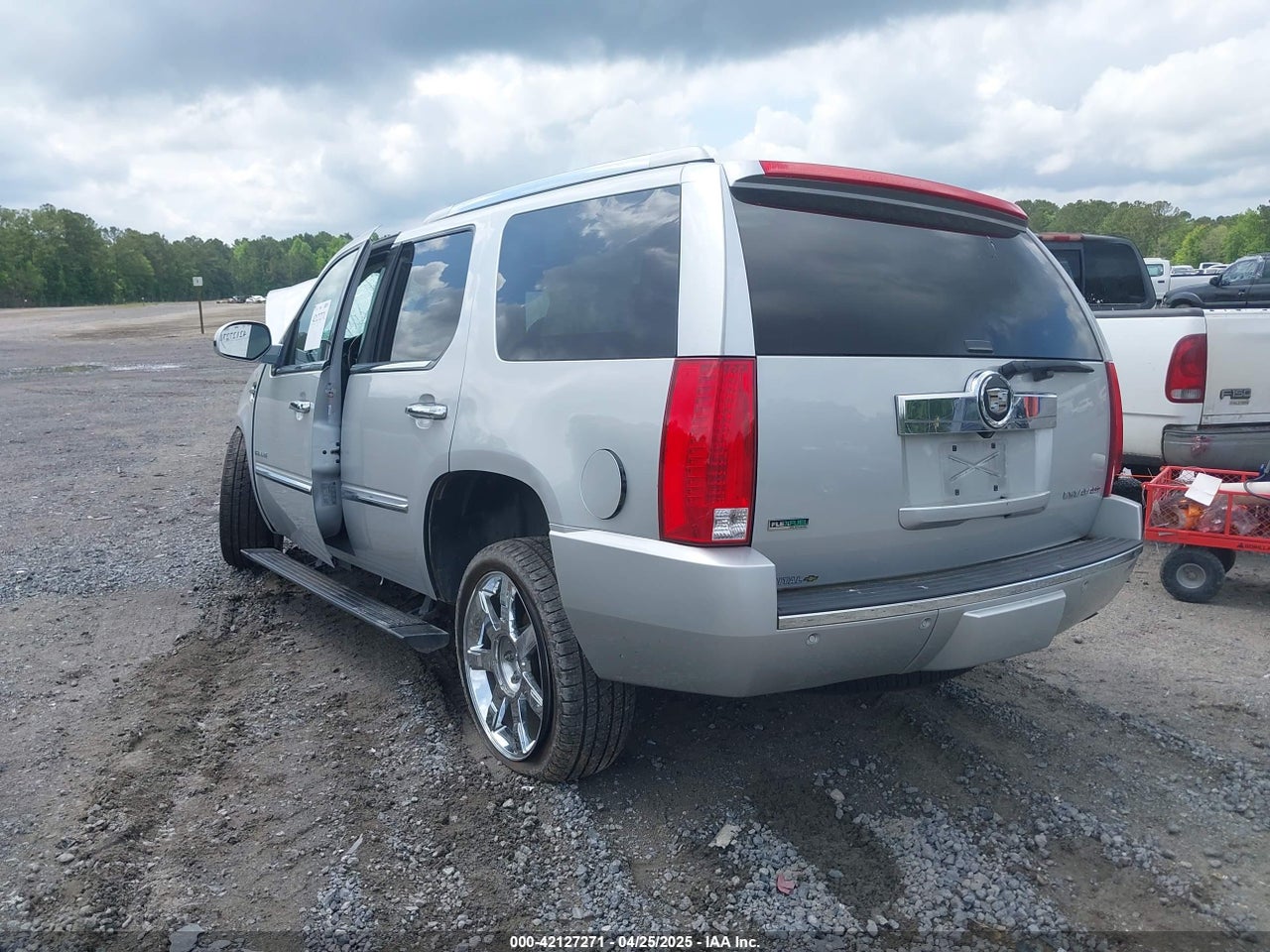 2010 CADILLAC ESCALADE PREMIUM · 3/11