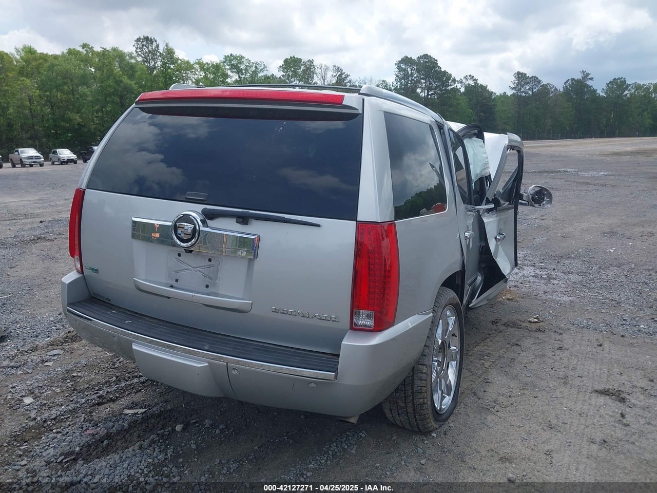 2010 CADILLAC ESCALADE PREMIUM · 4/11