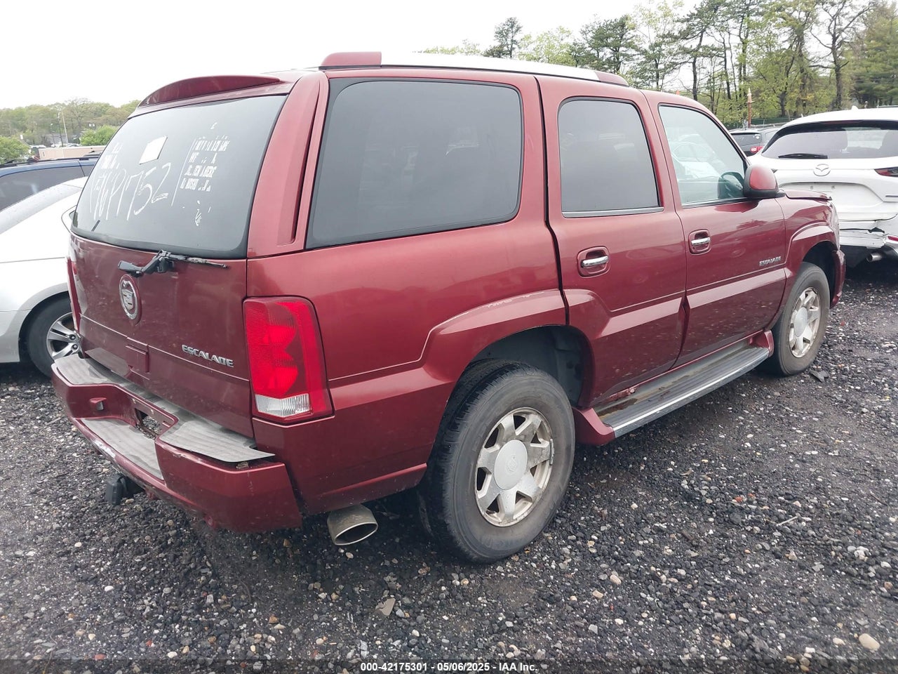 2002 CADILLAC ESCALADE STANDARD · 4/10