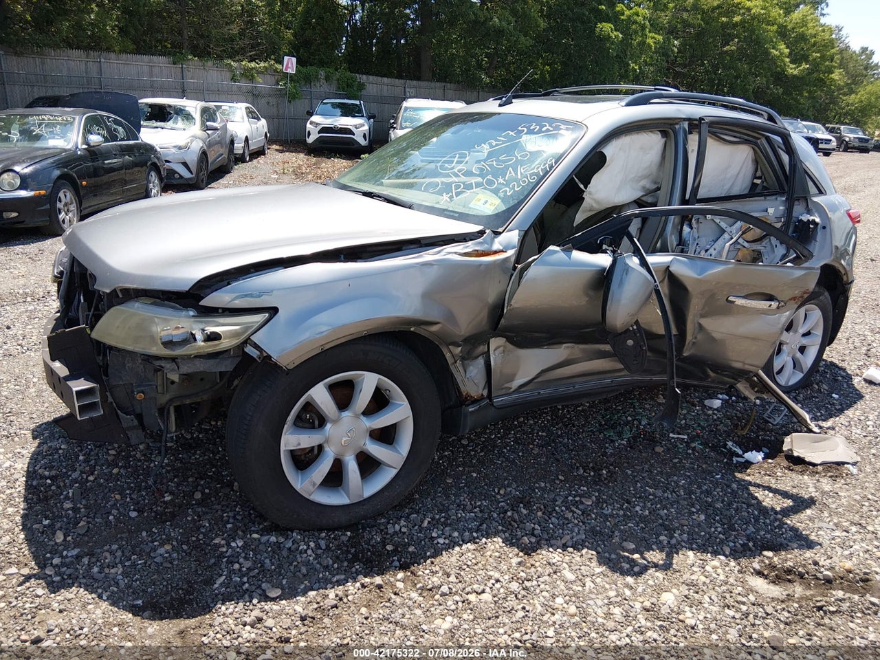 2004 INFINITI FX35 · 2/10