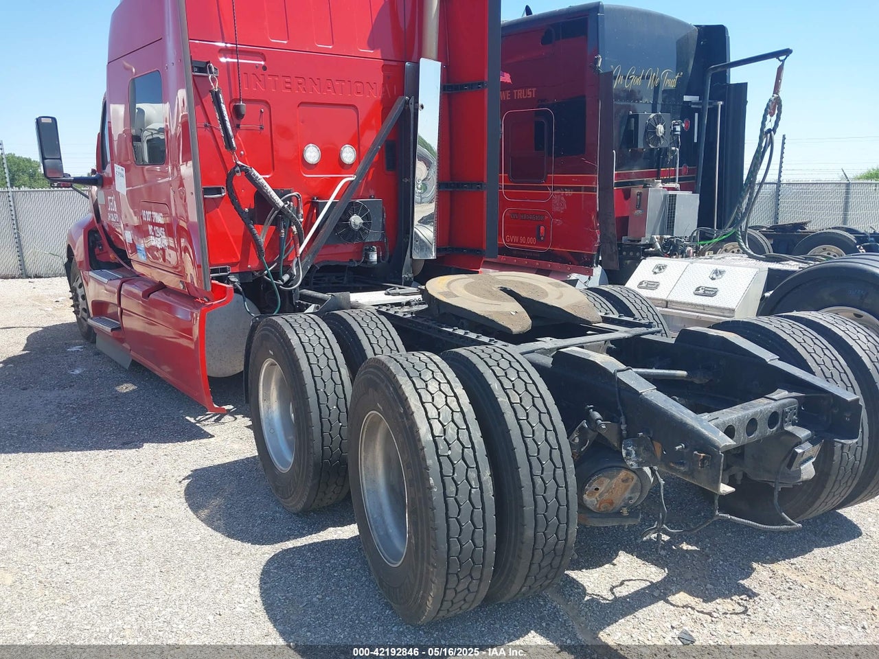 2019 INTERNATIONAL LT · 3/4