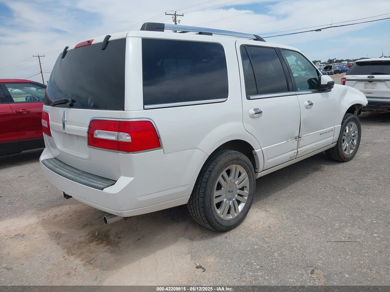 2012 LINCOLN NAVIGATOR · 4/11