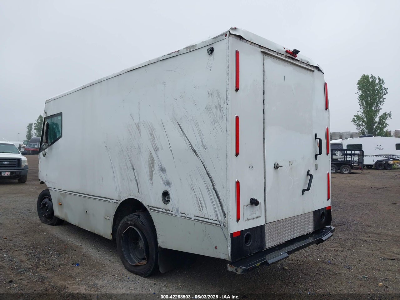 2020 FREIGHTLINER MT45G · 3/4