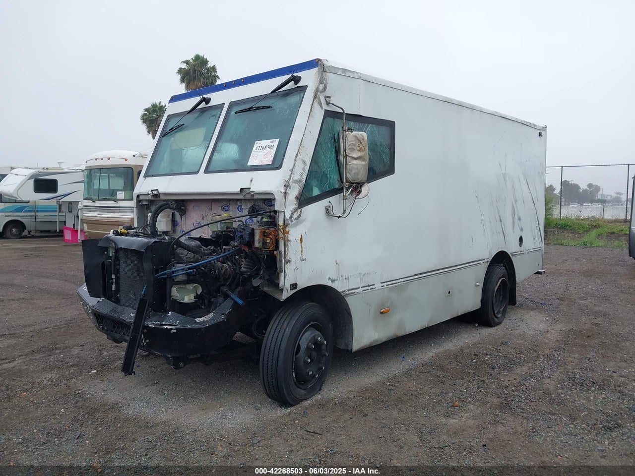 2020 FREIGHTLINER MT45G · 2/4