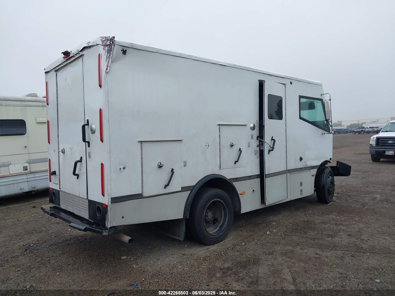 2020 FREIGHTLINER MT45G · 4/4