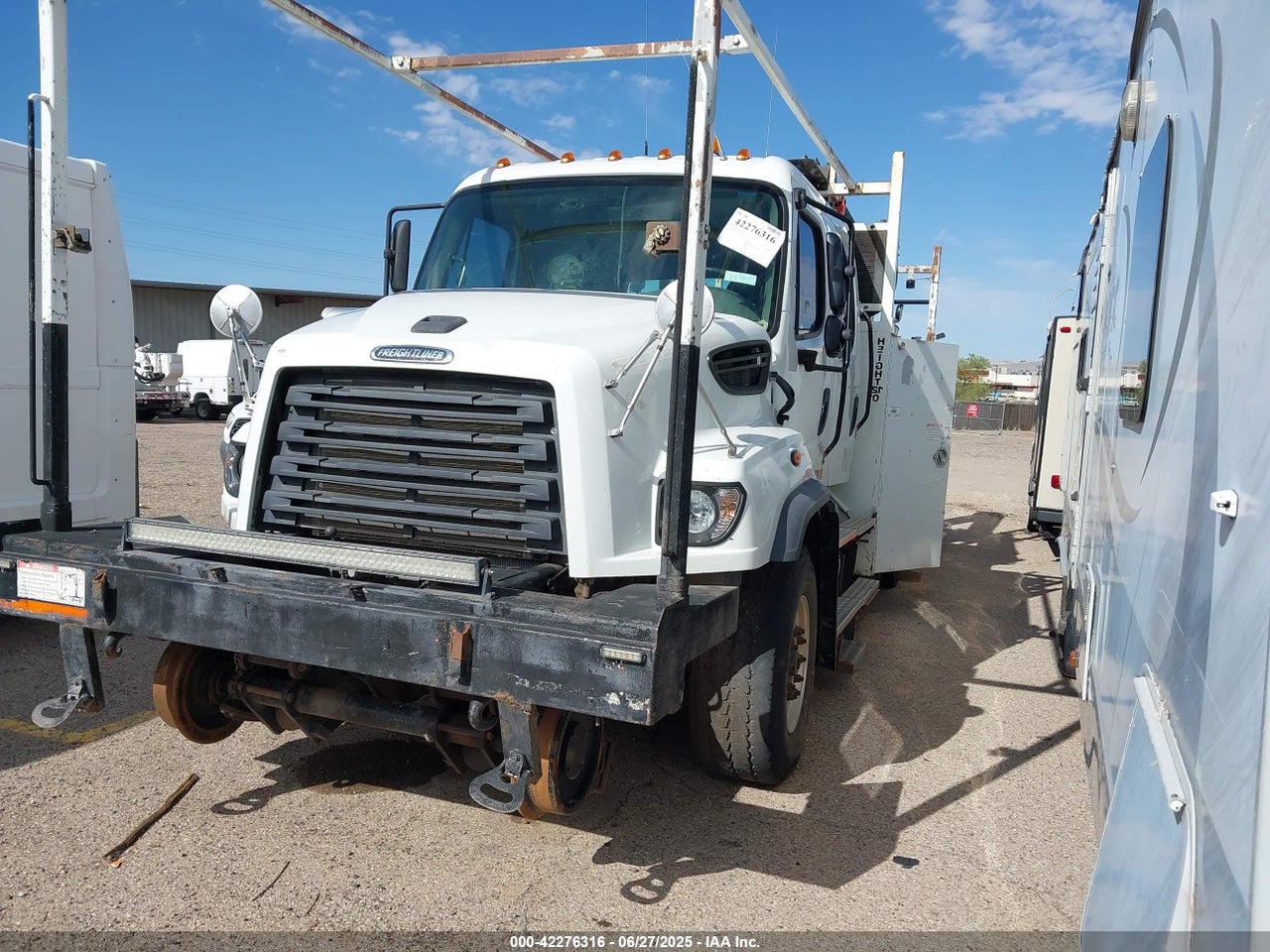 2013 FREIGHTLINER 114SD · 2/4