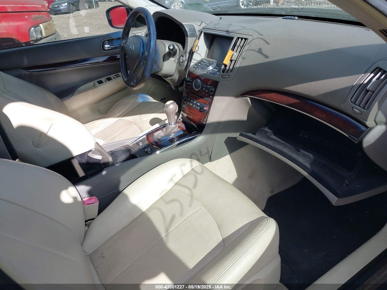 2010 INFINITI G37X · 5/10