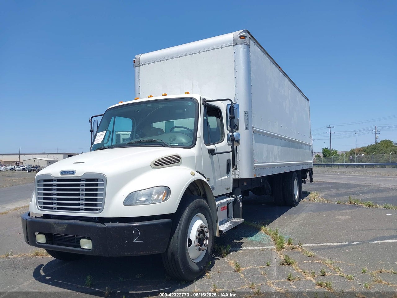 2012 FREIGHTLINER M2 106 MEDIUM DUTY · 2/4