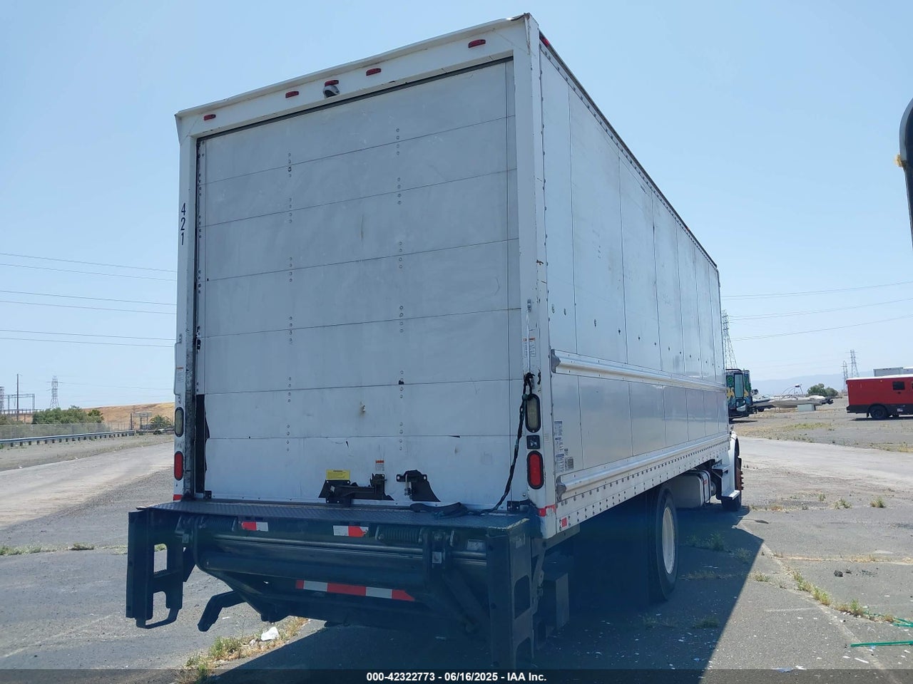 2012 FREIGHTLINER M2 106 MEDIUM DUTY · 4/4