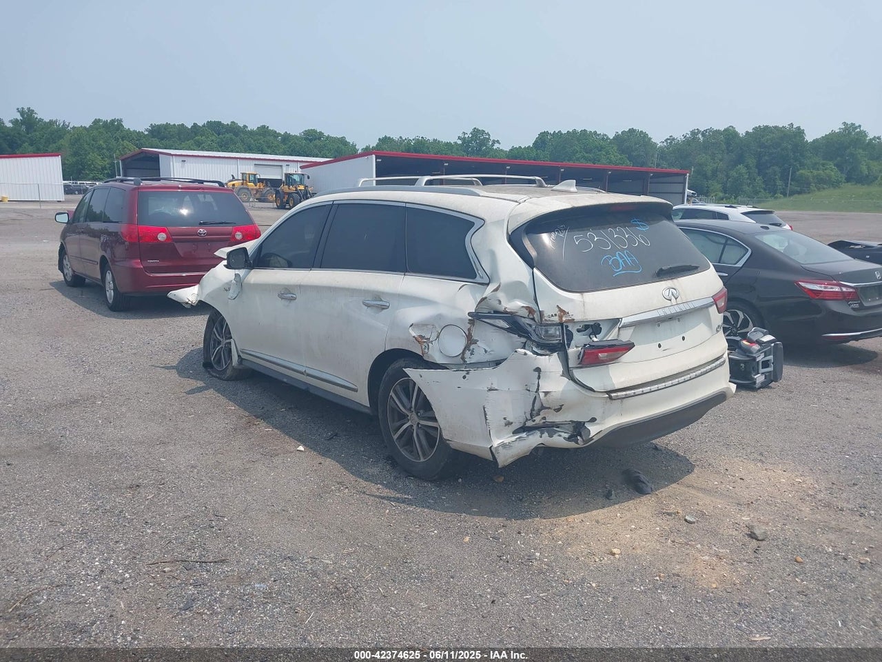 2016 INFINITI QX60 · 3/11