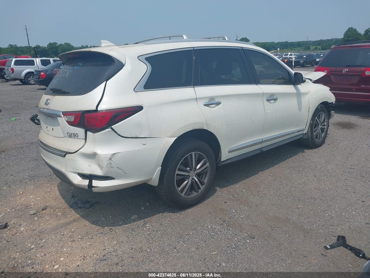 2016 INFINITI QX60 · 4/11