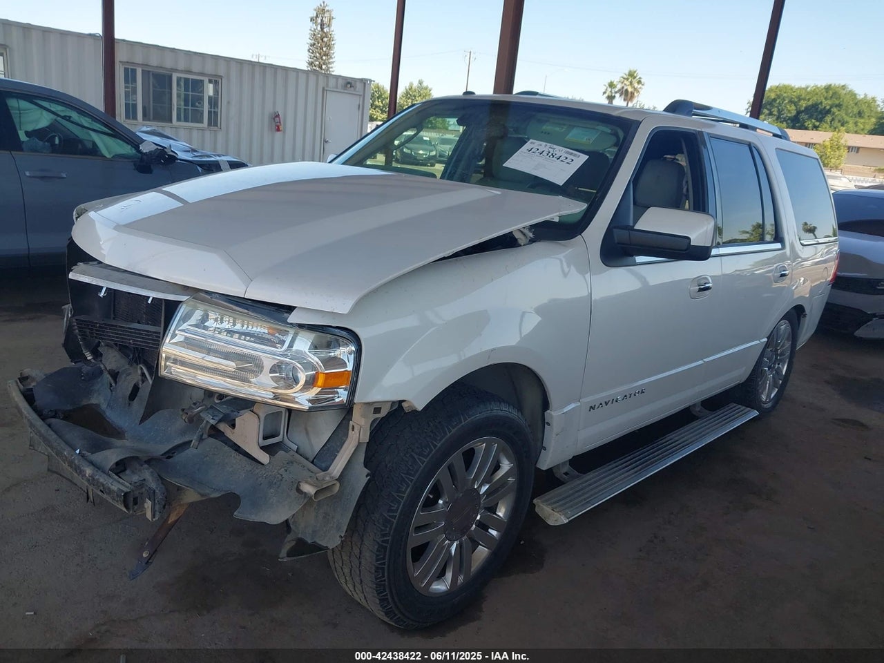2012 LINCOLN NAVIGATOR · 2/11