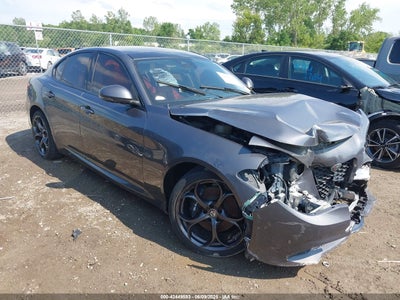 2017 ALFA ROMEO GIULIA TI RWD