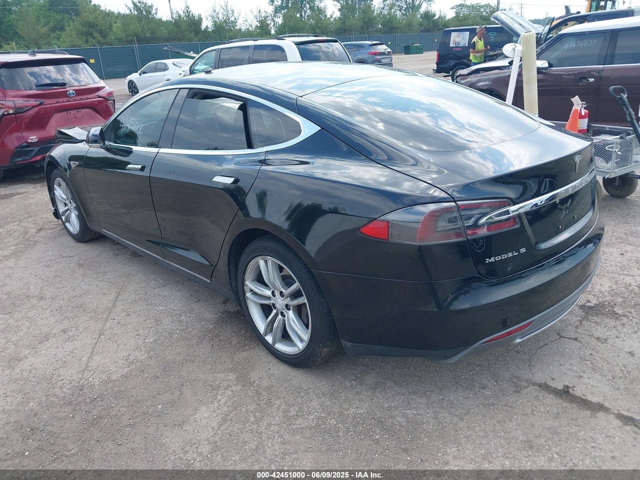 2013 TESLA MODEL S   · 3/6