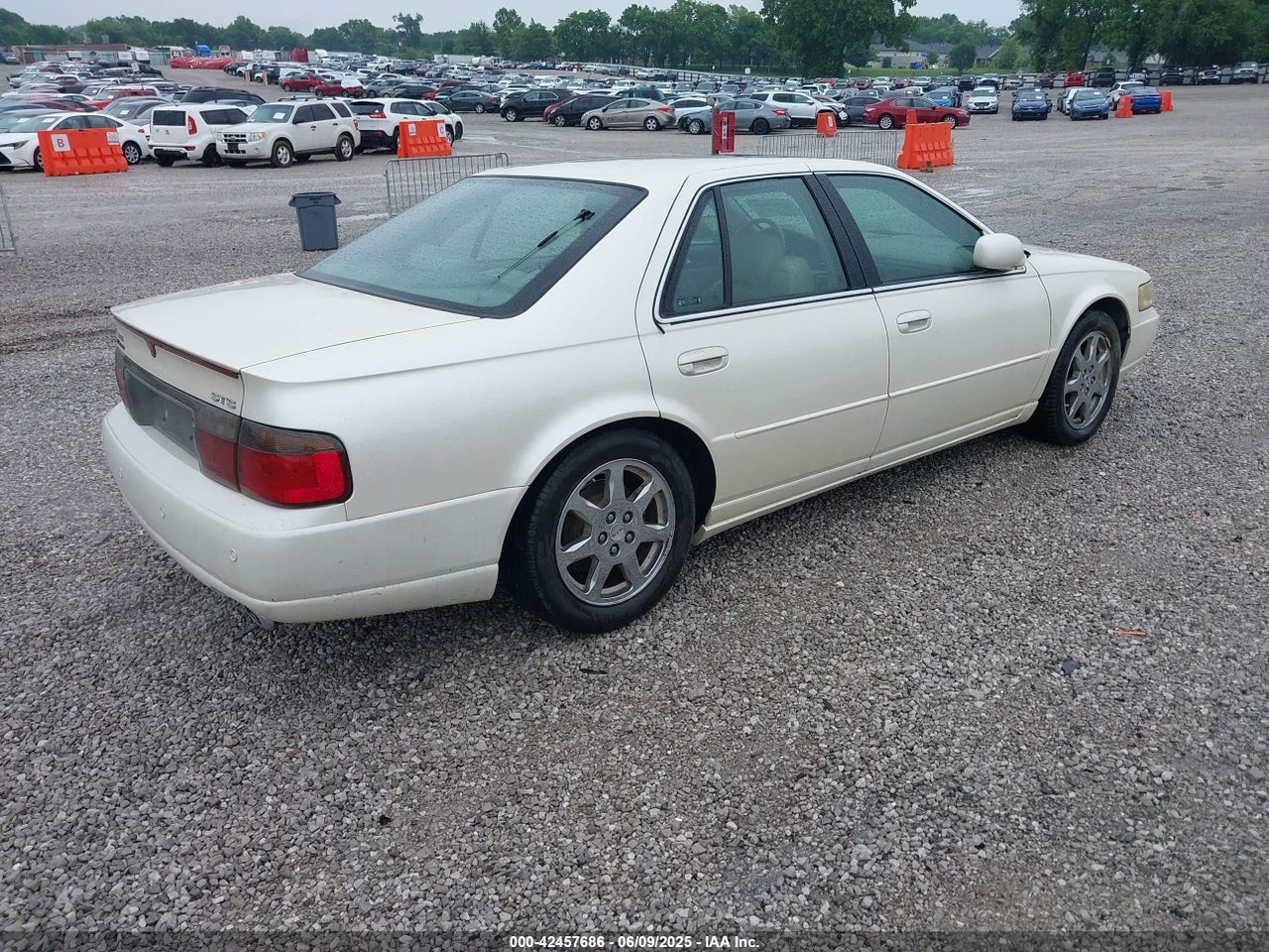 2002 CADILLAC SEVILLE STS · 4/11