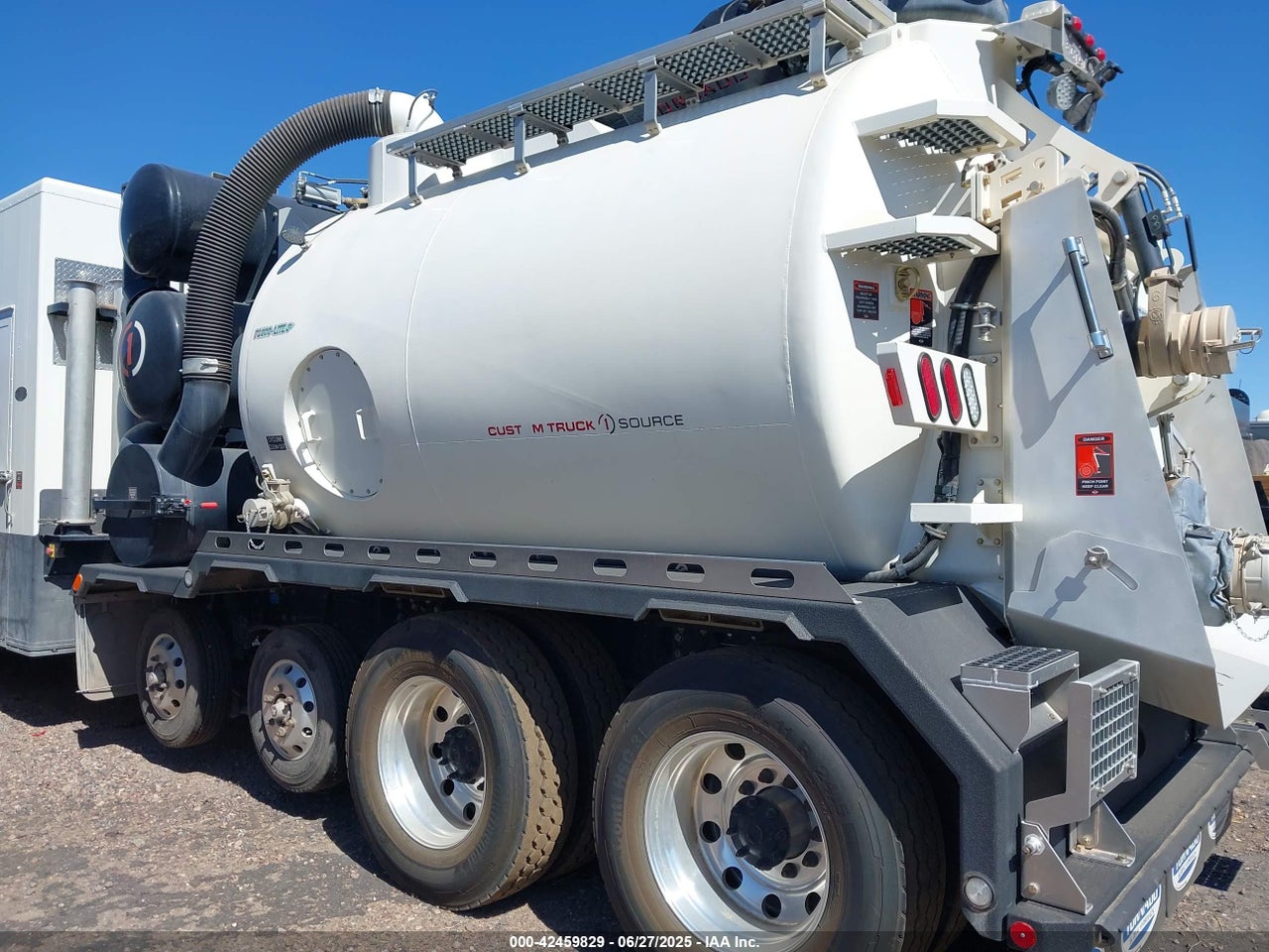 2025 PETERBILT 548 · 3/4