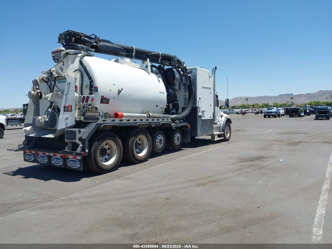 2025 PETERBILT 548 · 4/4