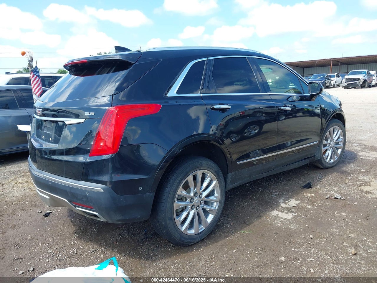 2017 CADILLAC XT5 PLATINUM · 4/10