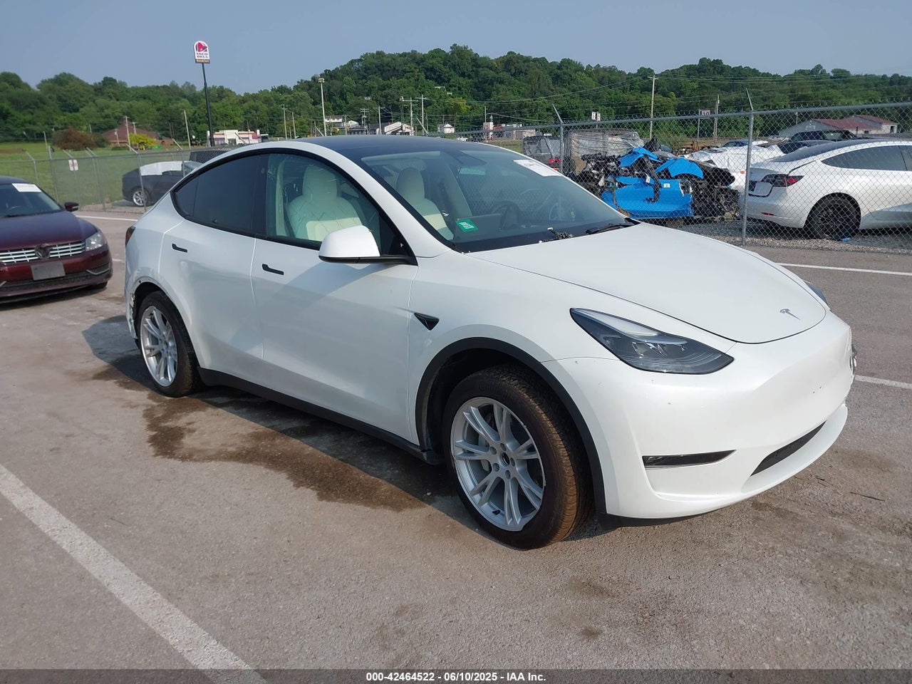 7SAYGAEE2PF****** · 2023 TESLA MODEL Y