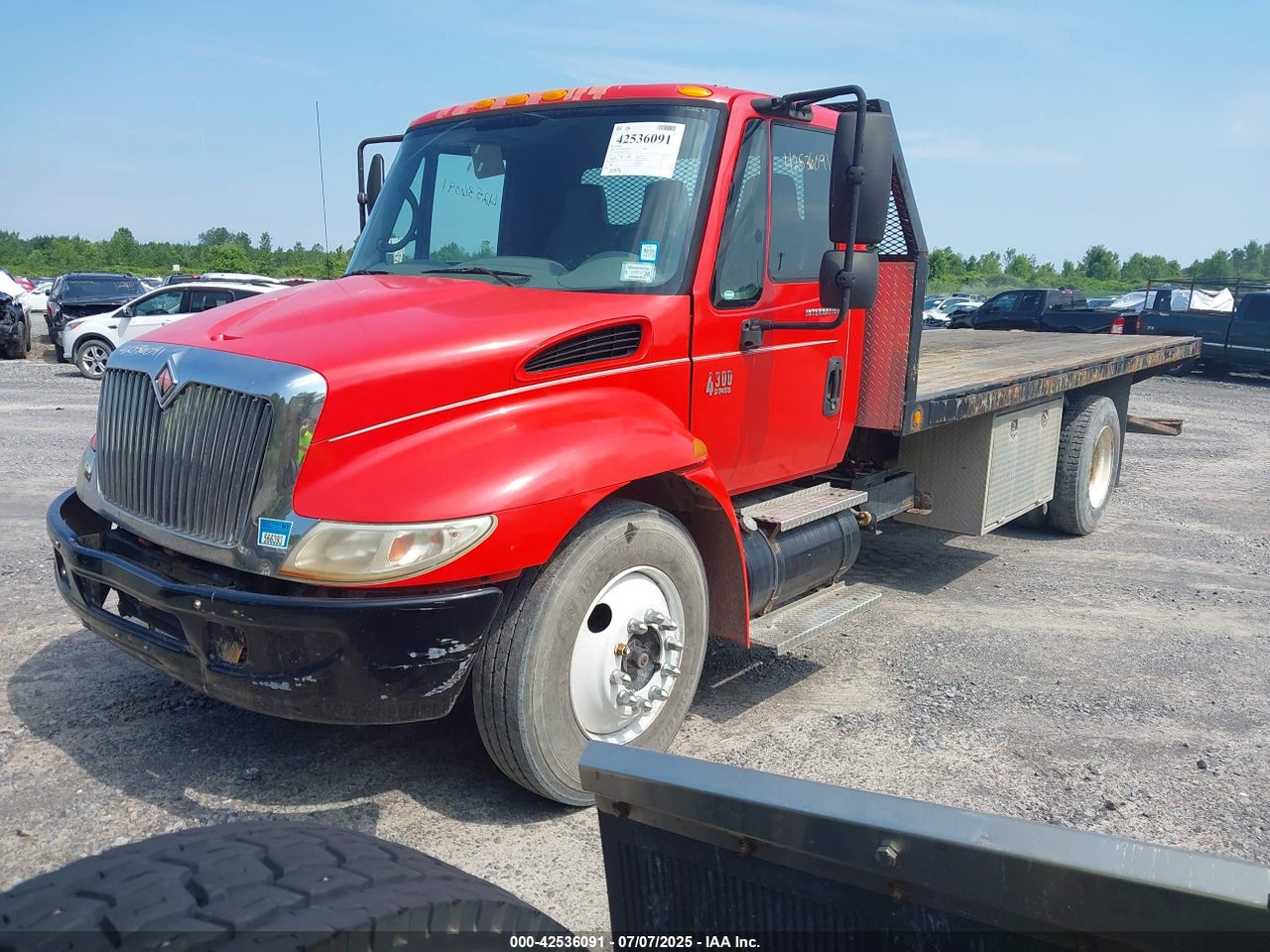 2002 INTERNATIONAL 4000 4300 · 2/4