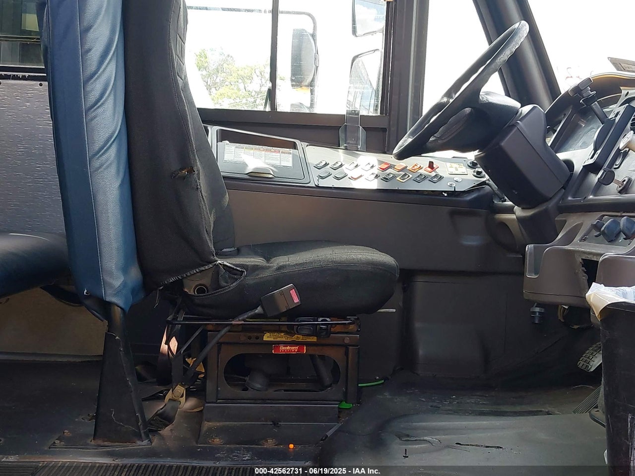 2009 FREIGHTLINER CHASSIS B2B · 5/11