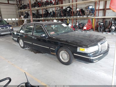 1997 LINCOLN TOWN CAR SIGNATURE