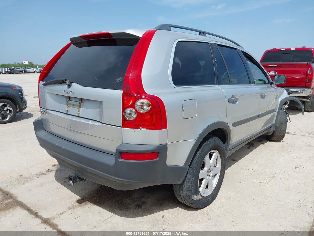 2005 VOLVO XC90 2.5T · 4/10