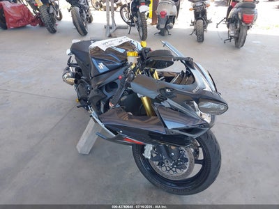 JS1GR7MA1F2****** · 2015 SUZUKI GSX-R750