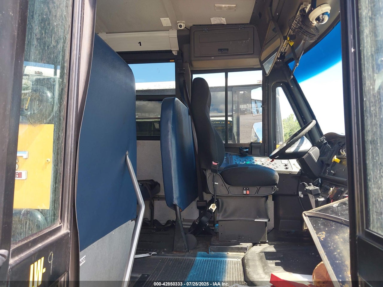 2009 FREIGHTLINER CHASSIS B2B · 5/11