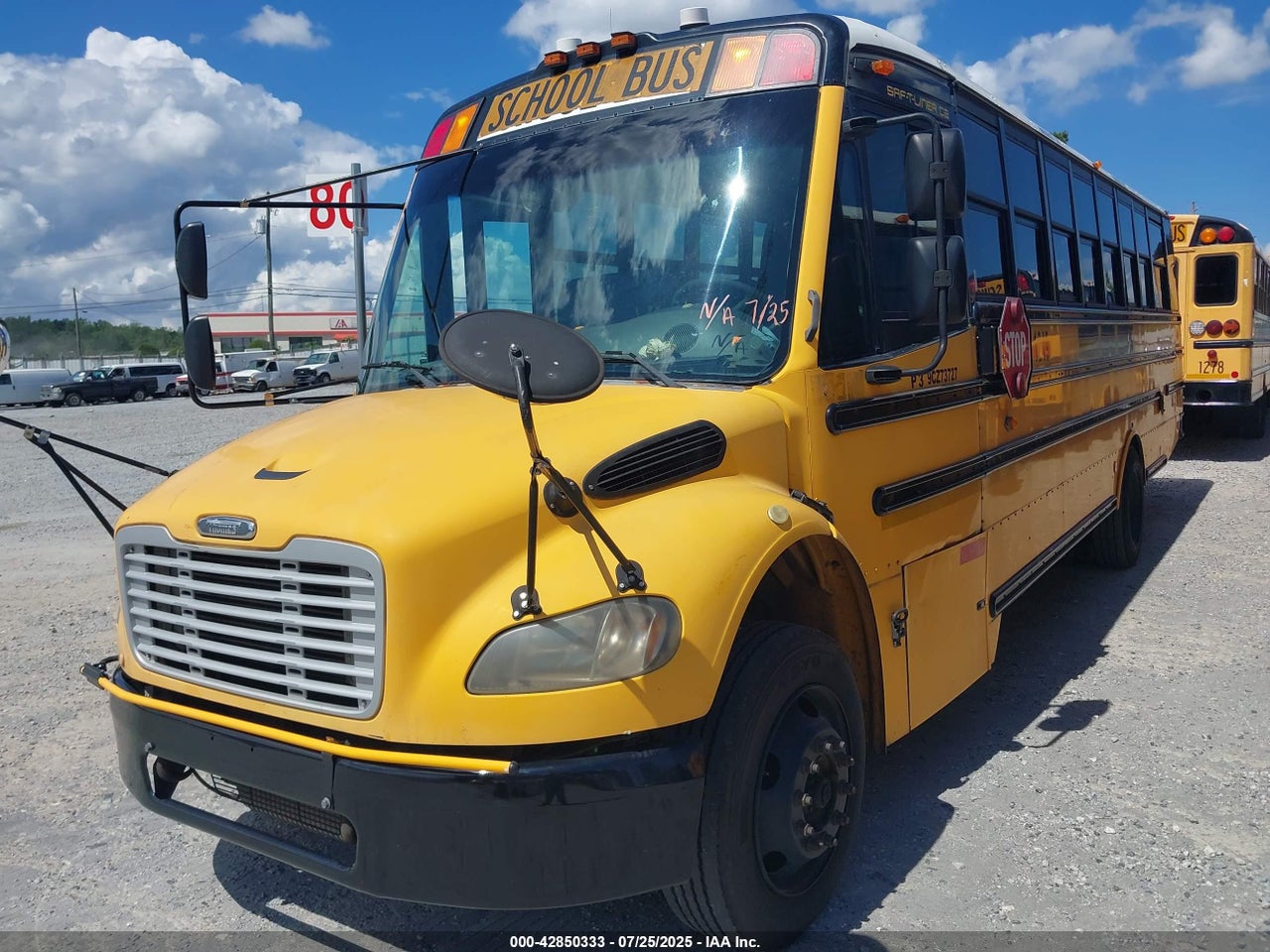 2009 FREIGHTLINER CHASSIS B2B · 2/11