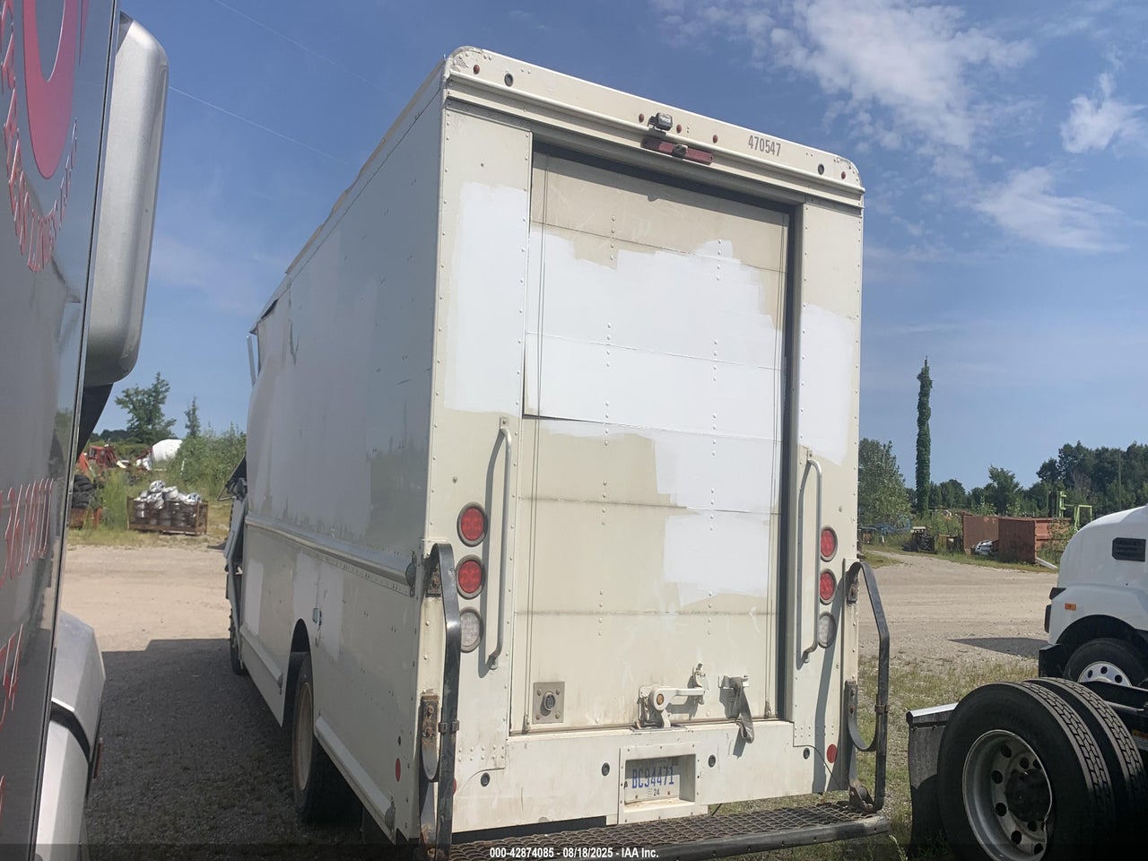 2021 FREIGHTLINER MT45G · 3/4
