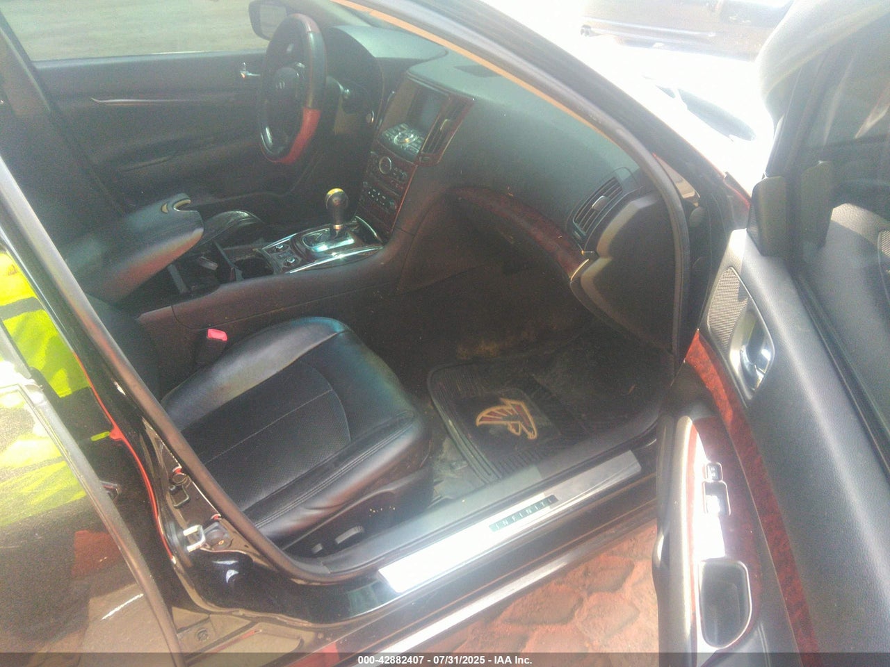 2011 INFINITI G37X · 5/11