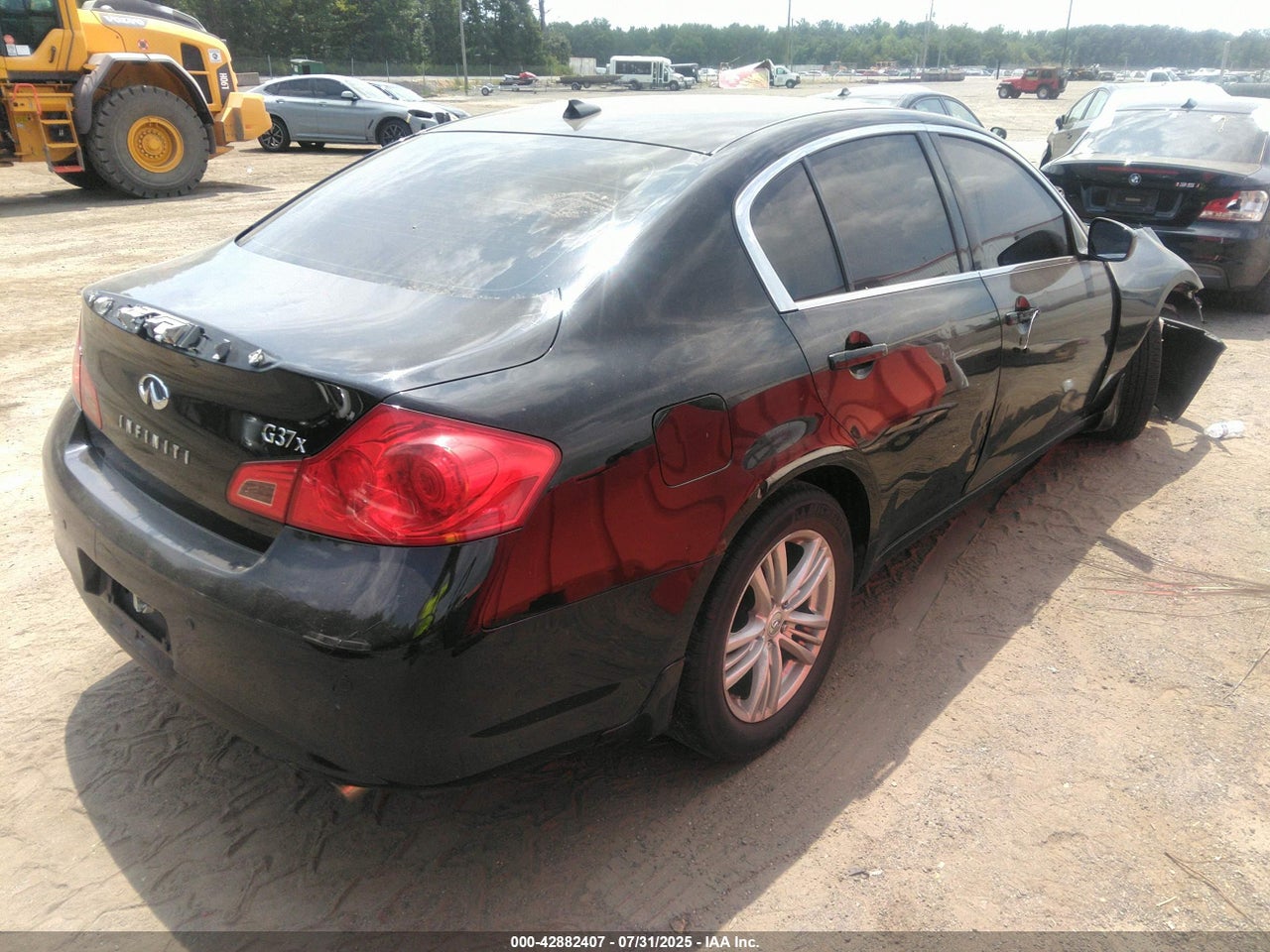 2011 INFINITI G37X · 4/11