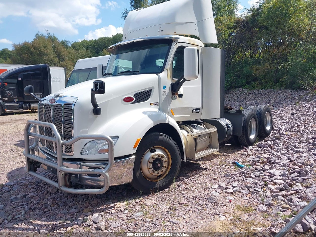 2017 PETERBILT 579 · 2/4