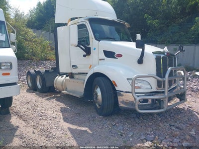 2017 PETERBILT 579