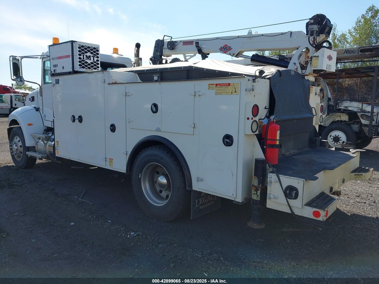 2016 PETERBILT 337 · 3/4