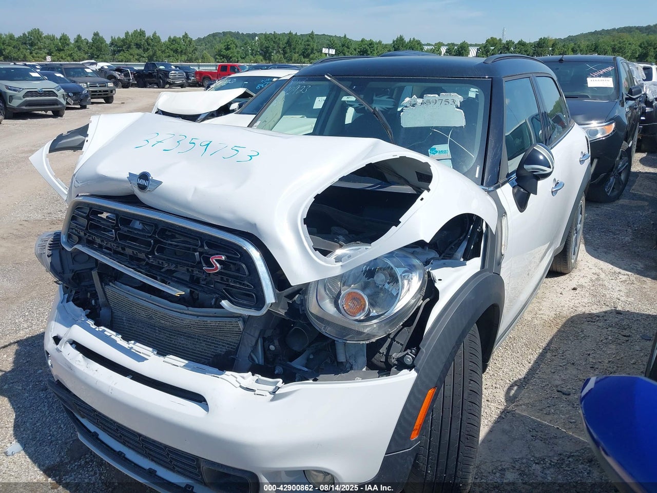 2016 MINI COUNTRYMAN COOPER S · 2/11