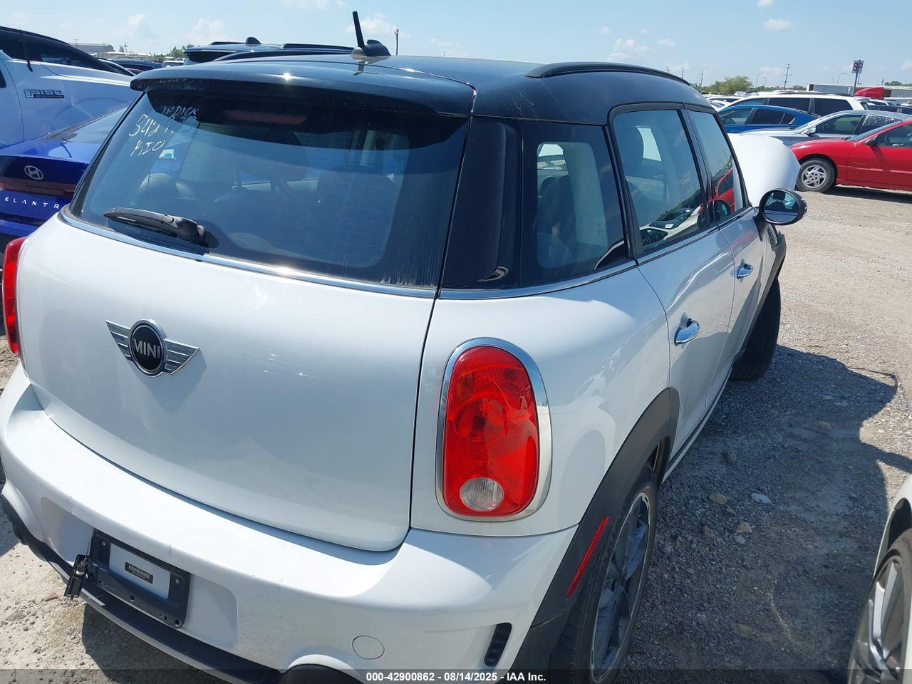 2016 MINI COUNTRYMAN COOPER S · 4/11