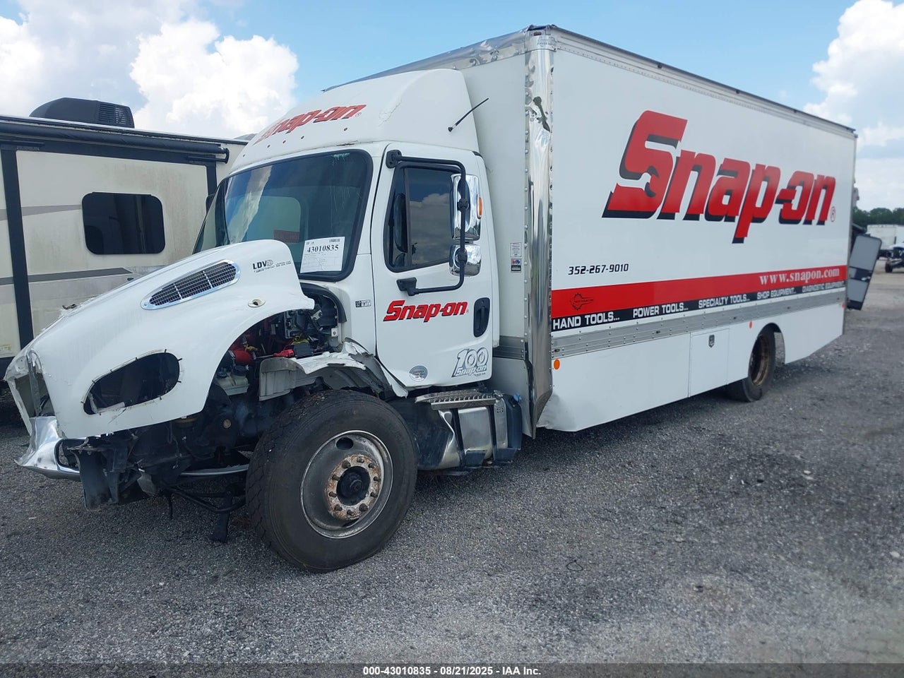 2020 FREIGHTLINER M2 106 · 2/11