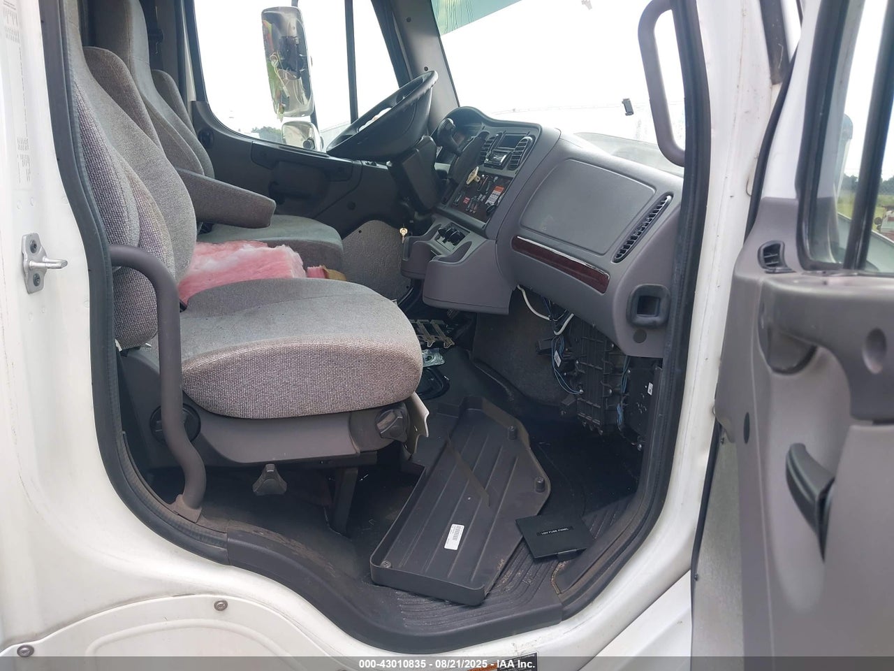 2020 FREIGHTLINER M2 106 · 5/11