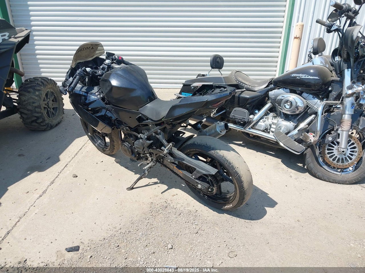 2023 KAWASAKI EX400 · 3/10