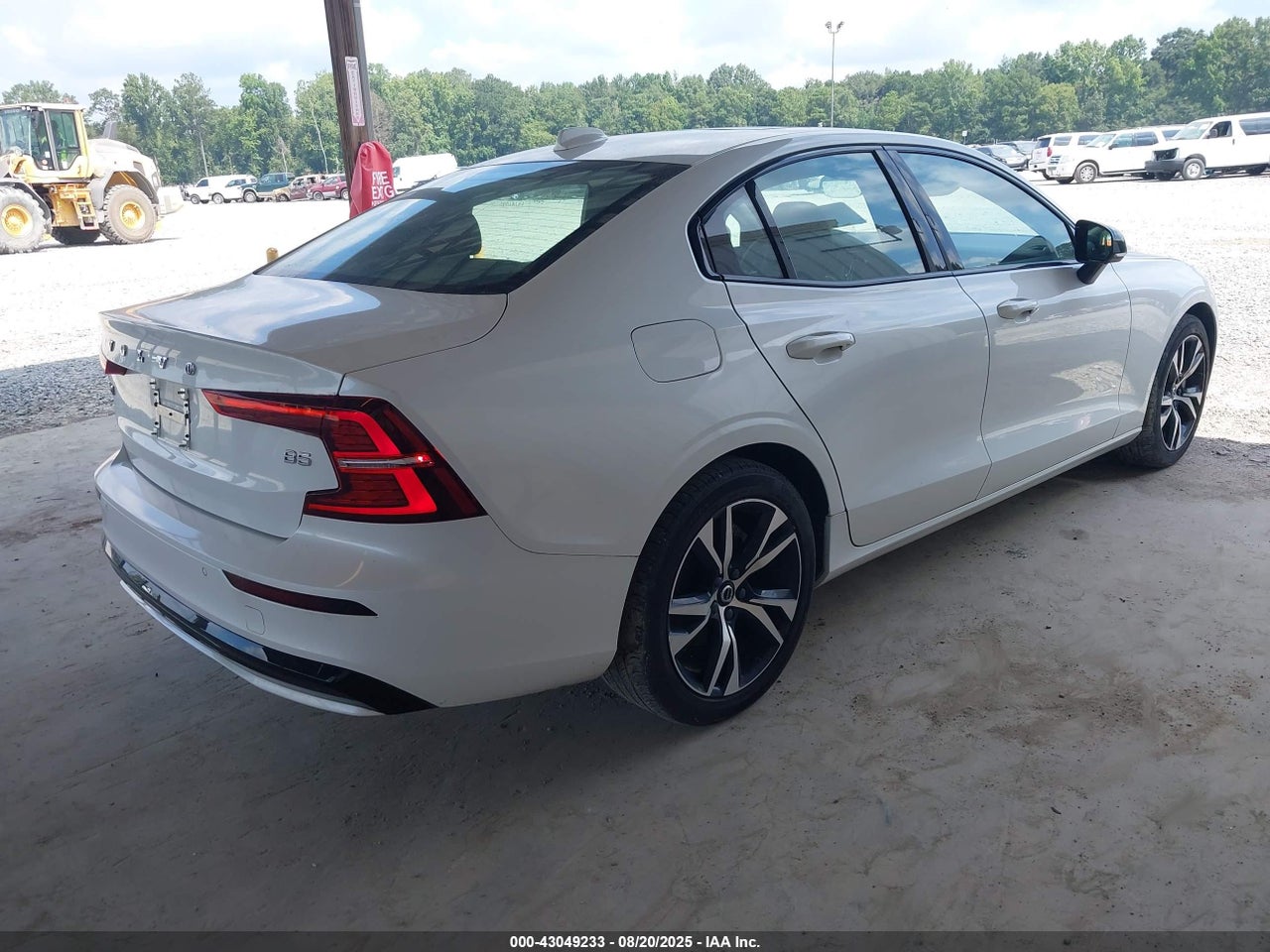 2024 VOLVO S60 B5 CORE DARK THEME · 4/11