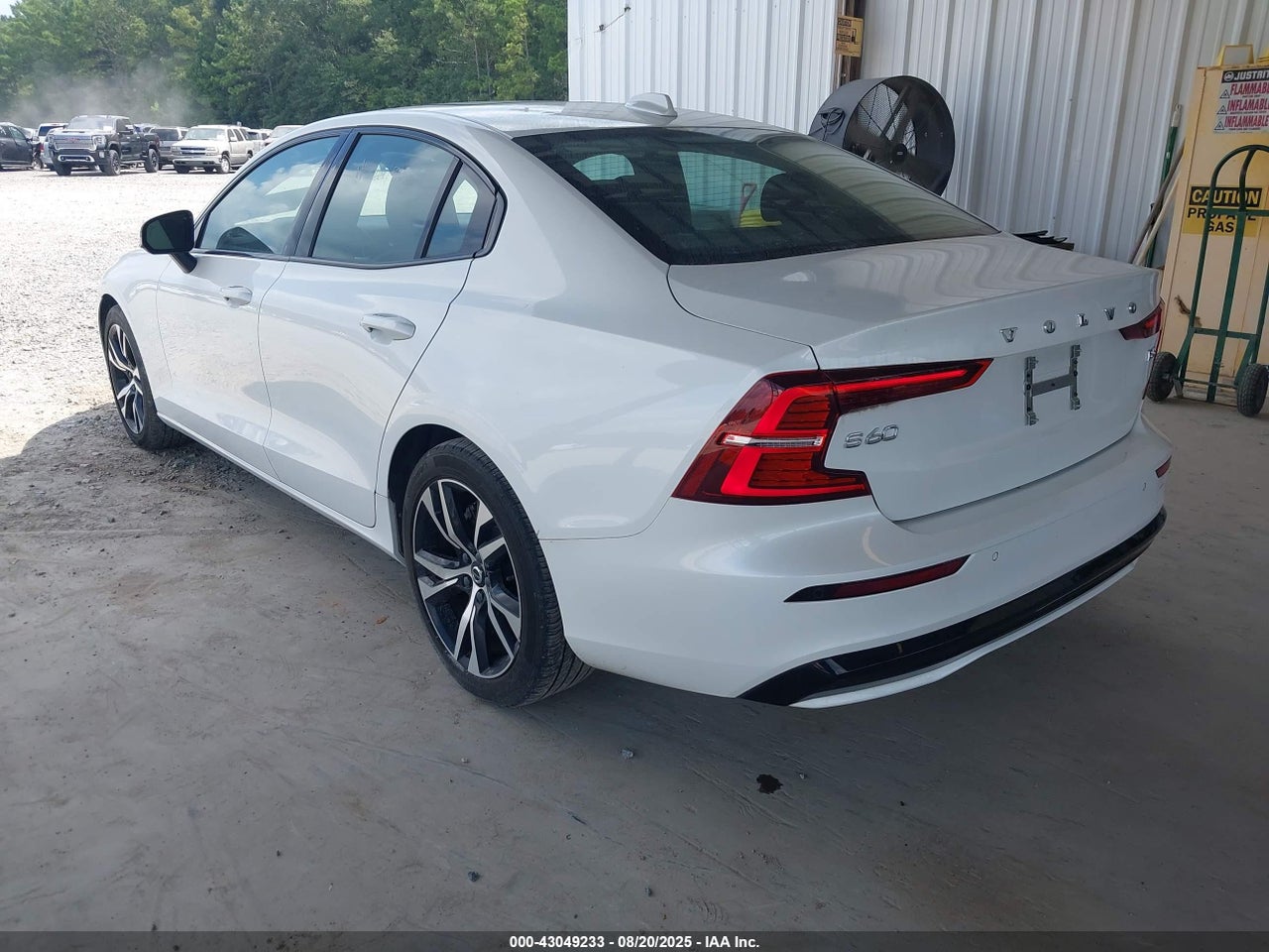 2024 VOLVO S60 B5 CORE DARK THEME · 3/11