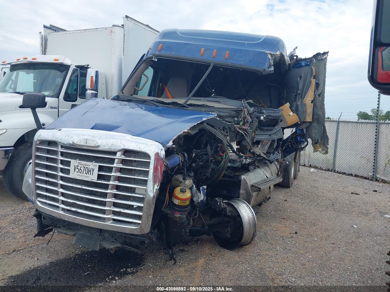 2020 FREIGHTLINER CASCADIA 113 · 2/11
